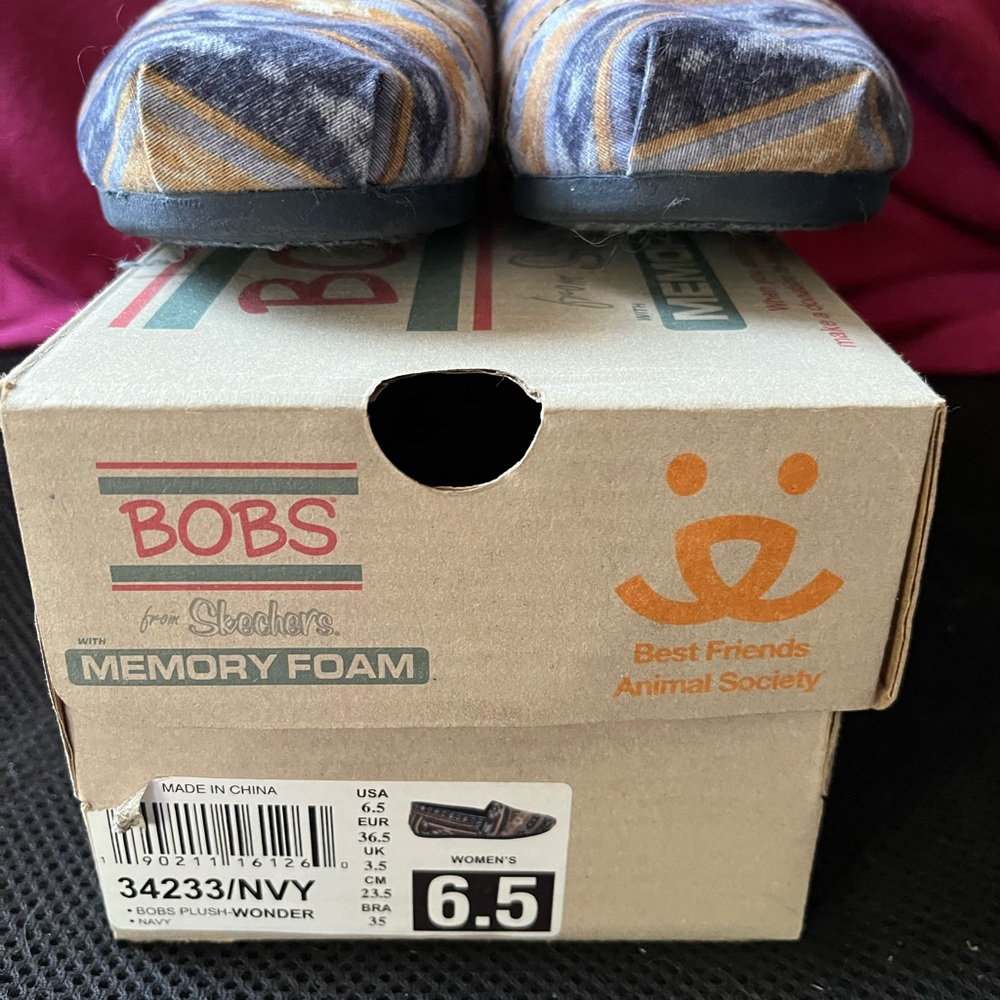 BOBS from Sketchers size 6.5 with Memory Foam Slipons - Picture 5 of 6